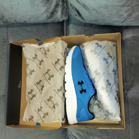 NEW UNDER ARMOUR SURGE 2 BLUE LIGHT-WEIGHT RUNNING / TRAINING SNEAKERS SIZE 12.5 - Picture 3 of 14